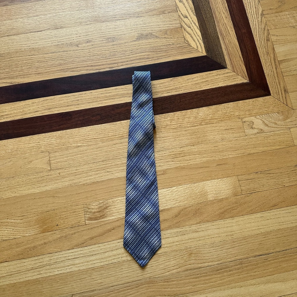 Oleg Cassini tie